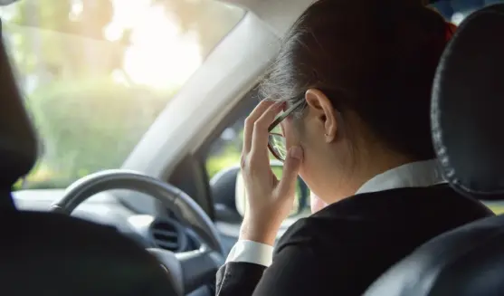 ¿Qué es un detector de fatiga y somnolencia en los autos y cómo puede prevenir accidentes?